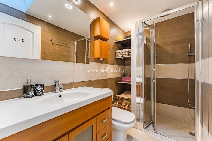 Image No.21-3 Bed House for sale