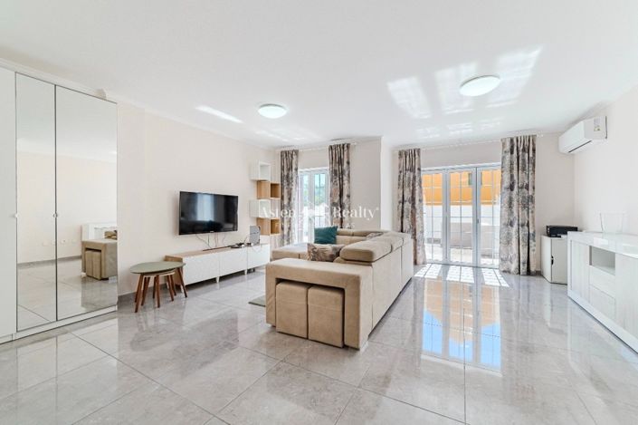 Image No.10-3 Bed House for sale