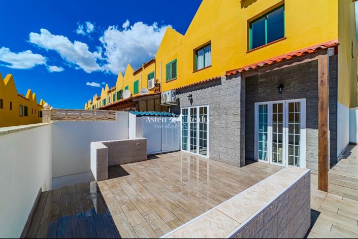 Image No.11-3 Bed House for sale