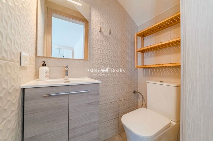 Image No.18-3 Bed House for sale