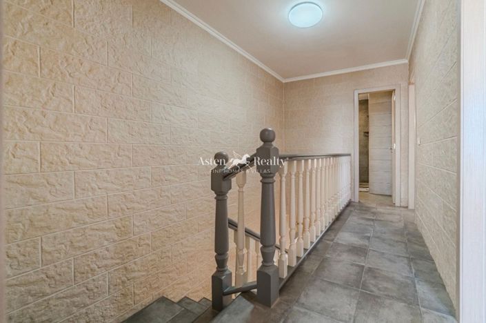 Image No.21-3 Bed House for sale