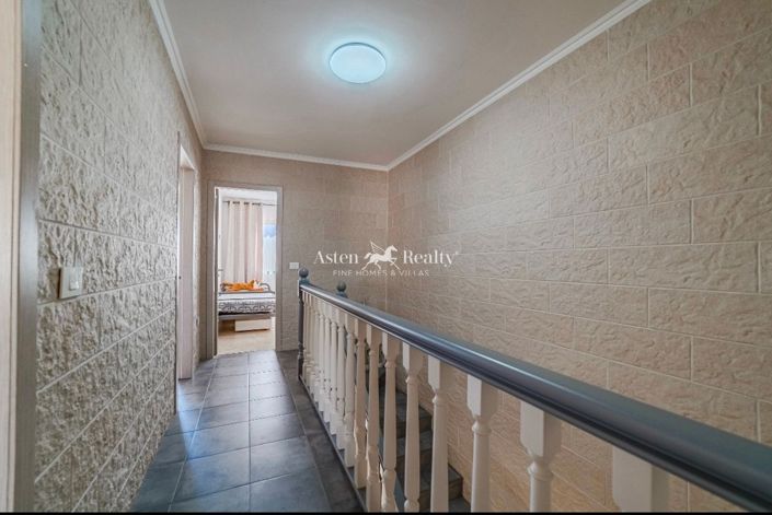 Image No.22-3 Bed House for sale