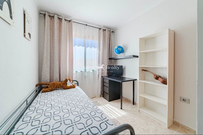 Image No.23-3 Bed House for sale