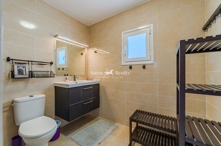 Image No.32-3 Bed House for sale