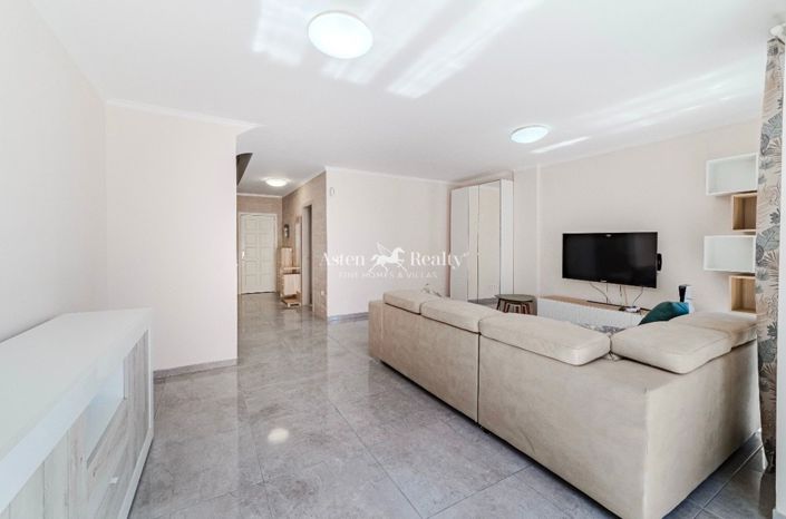 Image No.8-3 Bed House for sale