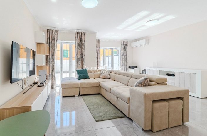 Image No.9-3 Bed House for sale