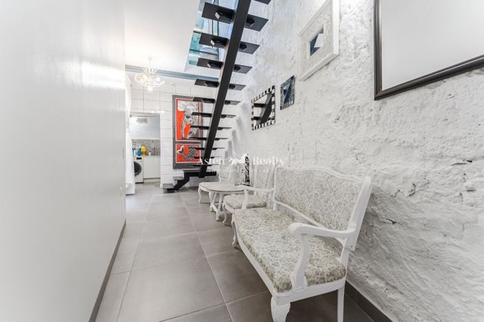 Image No.1-3 Bed House for sale