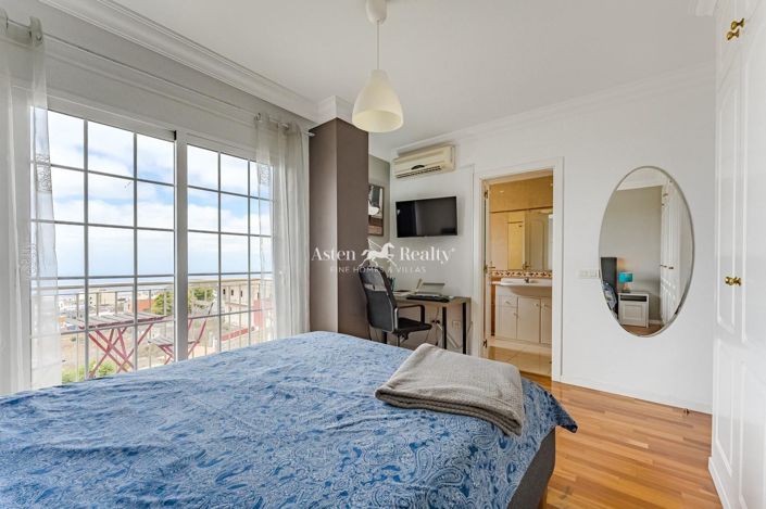 Image No.15-3 Bed House for sale