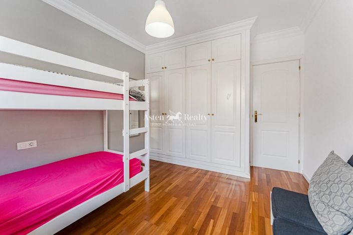 Image No.21-3 Bed House for sale