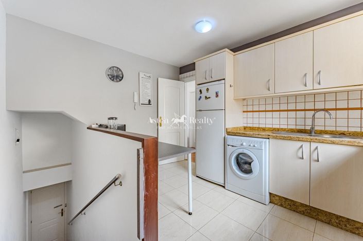 Image No.8-3 Bed House for sale