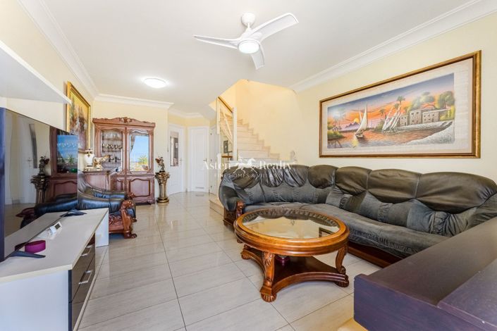 Image No.4-2 Bed House for sale