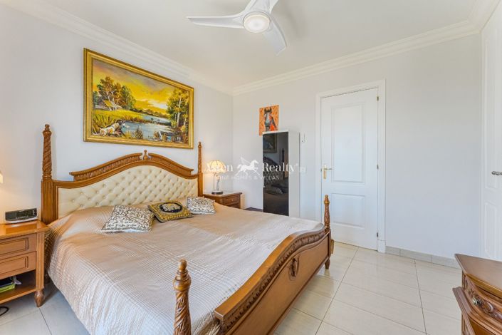 Image No.8-2 Bed House for sale