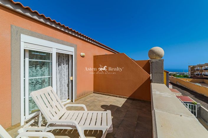 Image No.1-3 Bed House for sale