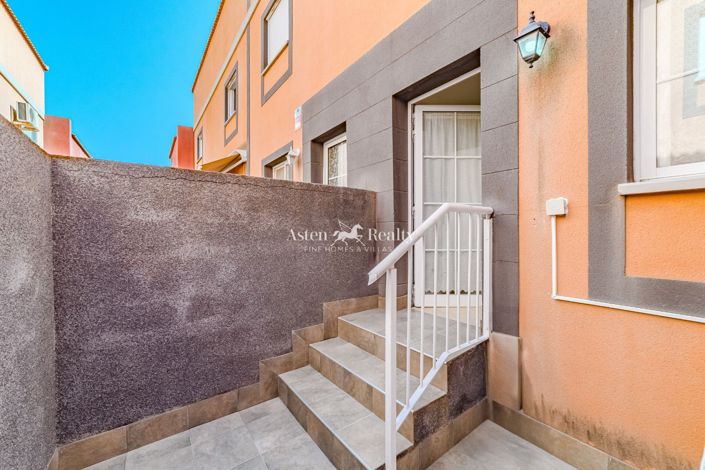 Image No.11-3 Bed House for sale