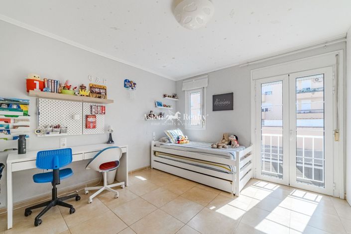 Image No.15-3 Bed House for sale