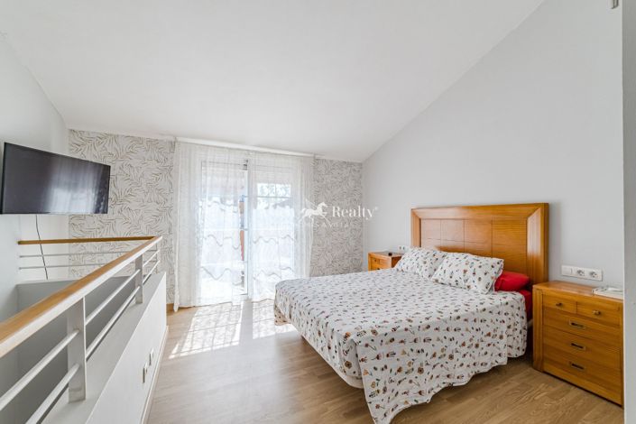 Image No.19-3 Bed House for sale