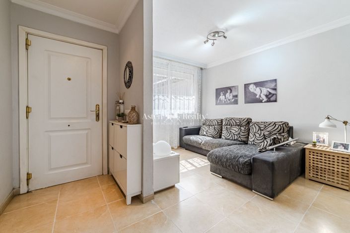 Image No.3-3 Bed House for sale