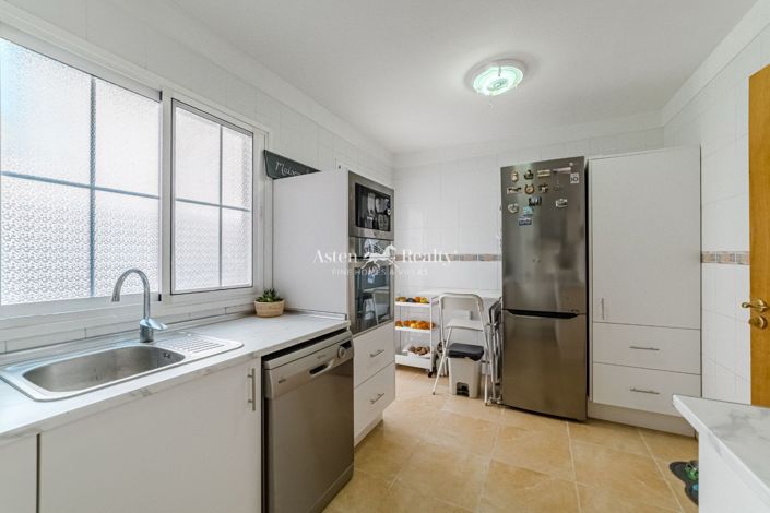 Image No.9-3 Bed House for sale