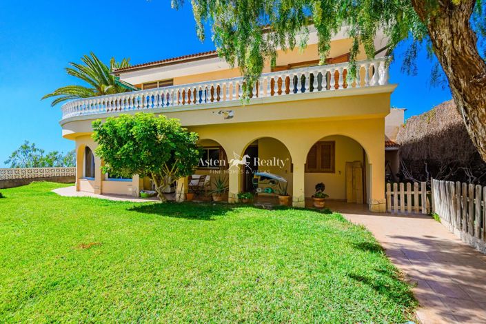 Image No.3-9 Bed Villa for sale