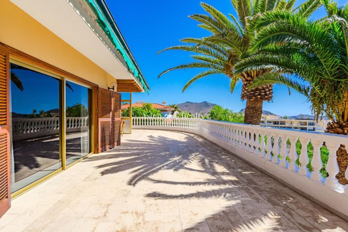 Image No.5-9 Bed Villa for sale