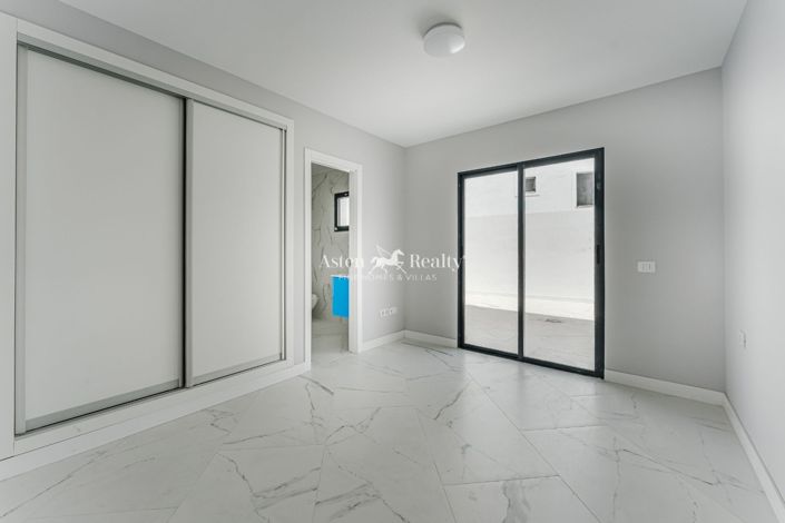 Image No.12-4 Bed Apartment for sale