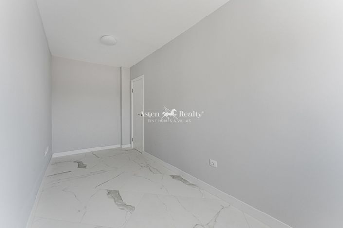 Image No.15-4 Bed Apartment for sale