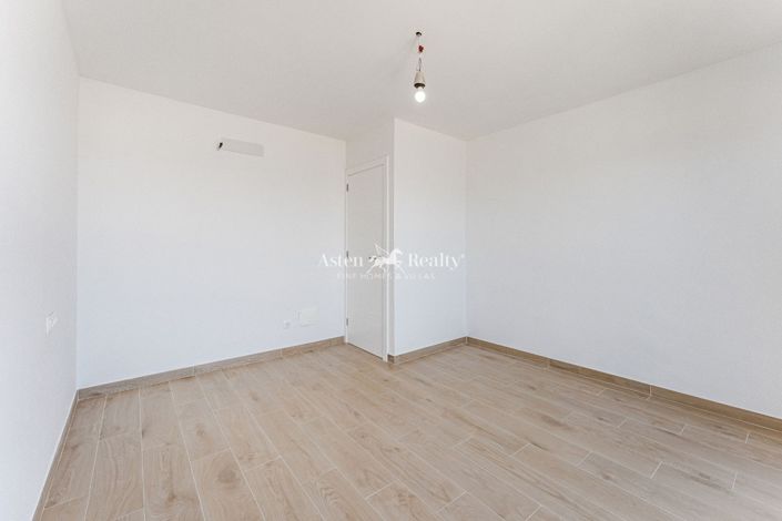 Image No.25-2 Bed Penthouse for sale