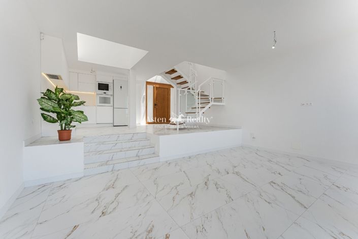 Image No.4-2 Bed Penthouse for sale