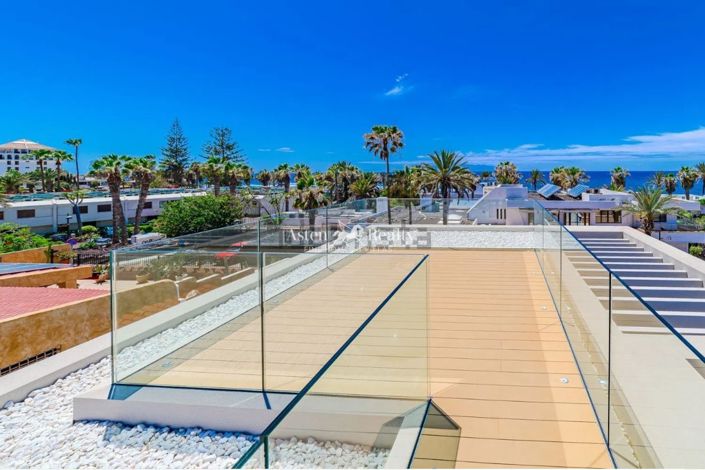 Image No.1-4 Bed Villa for sale