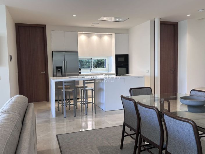 Image No.8-4 Bed Villa for sale