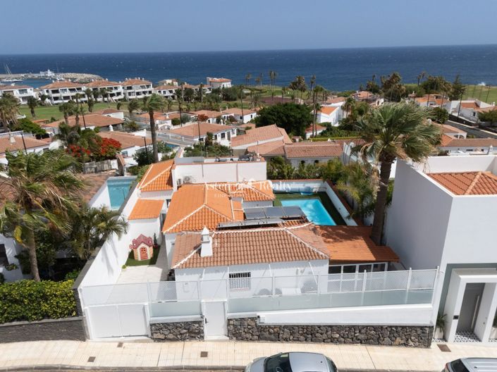 Image No.2-4 Bed Villa for sale