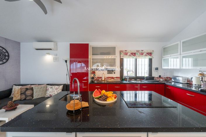 Image No.5-4 Bed Villa for sale