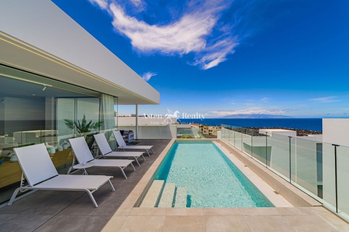 Image No.1-3 Bed Villa for sale