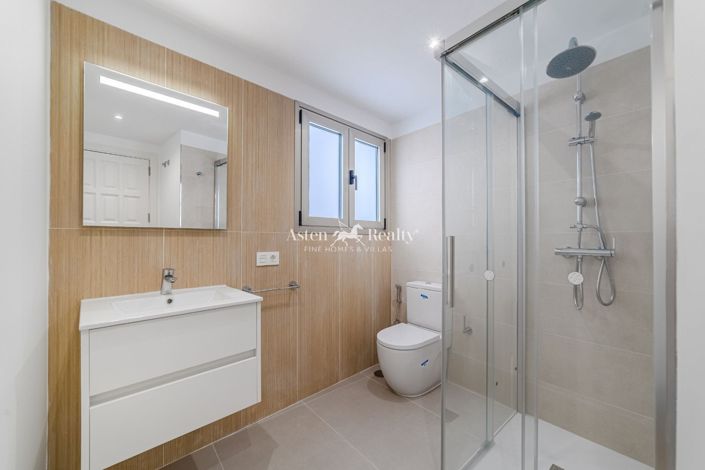 Image No.19-7 Bed Villa for sale