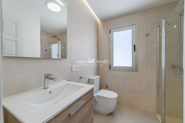 Image No.21-7 Bed Villa for sale