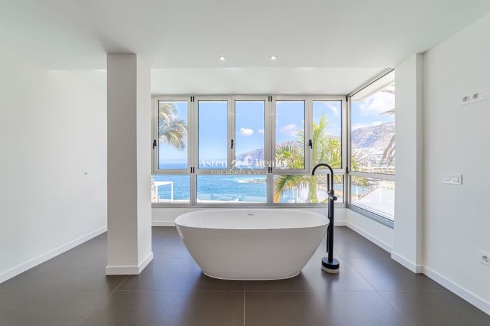 Image No.23-7 Bed Villa for sale