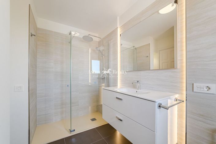 Image No.30-7 Bed Villa for sale