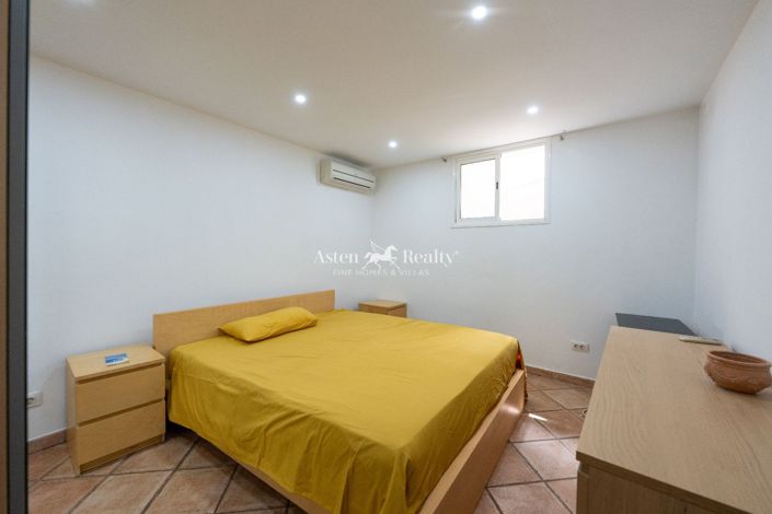 Image No.22-8 Bed Villa for sale