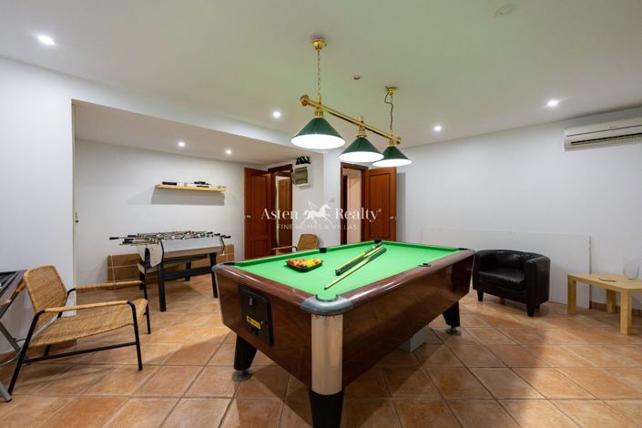 Image No.26-8 Bed Villa for sale