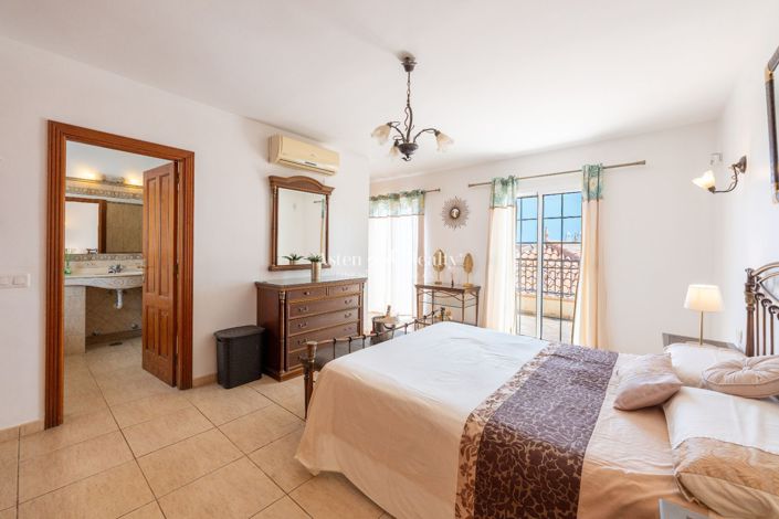 Image No.28-8 Bed Villa for sale