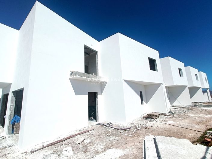 Image No.4-3 Bed House for sale