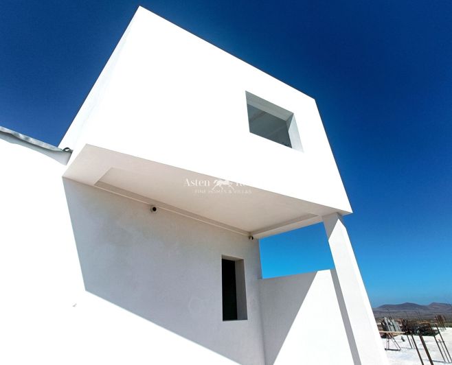 Image No.6-3 Bed House for sale