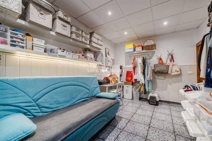 Image No.15-3 Bed House for sale