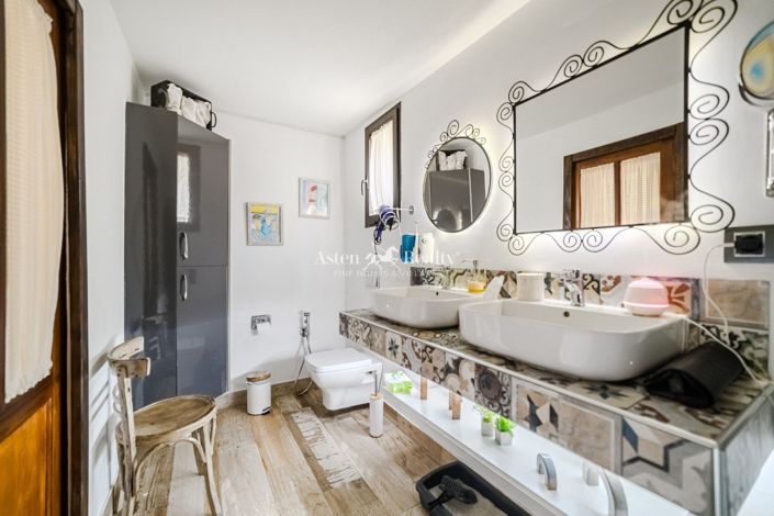 Image No.17-3 Bed House for sale