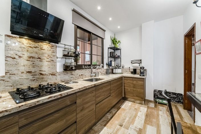 Image No.9-3 Bed House for sale