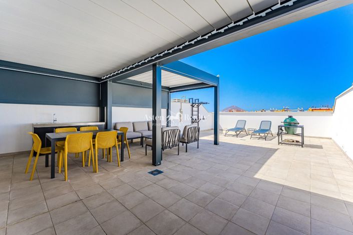 Image No.8-2 Bed Flat for sale