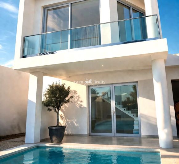 Image No.10-4 Bed House for sale