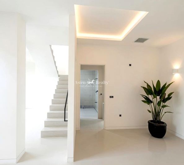 Image No.14-4 Bed House for sale