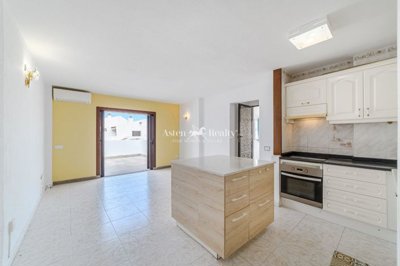 21642933