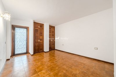 21642937